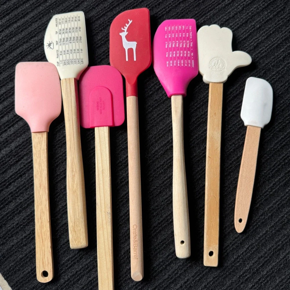 Lot‎ of 7 Silicone Spatulas Disney Mickey Minnie Crate & Barrel Christmas